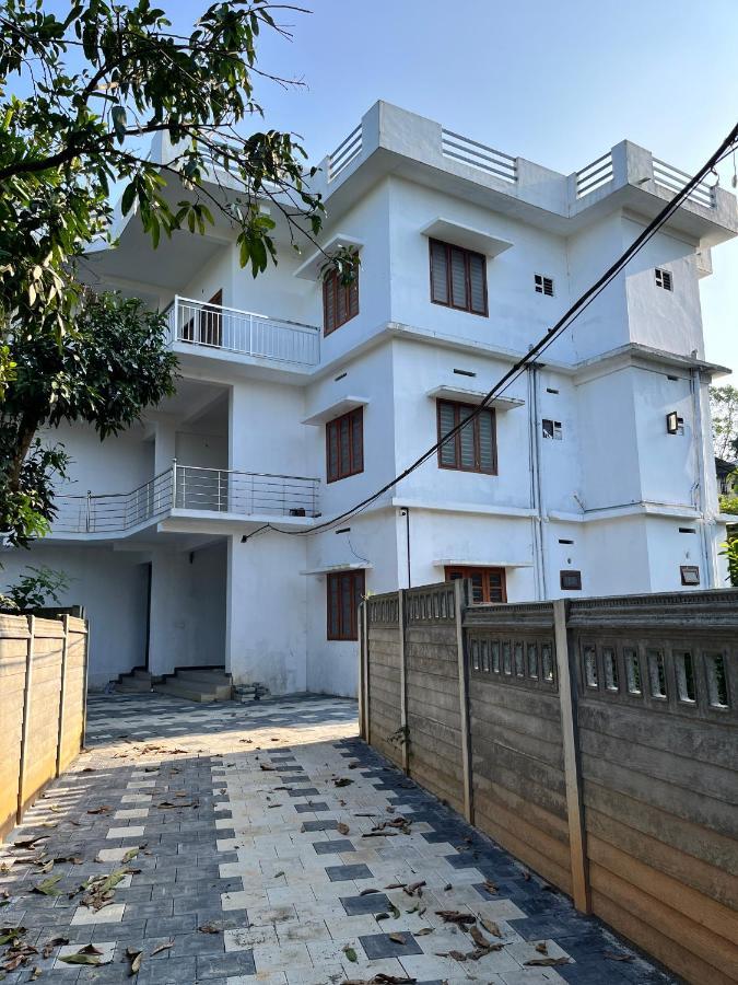 Wayanad Biriyomz Residency, Kalpatta, Low Cost Rooms And Deluxe Apartment Esterno foto